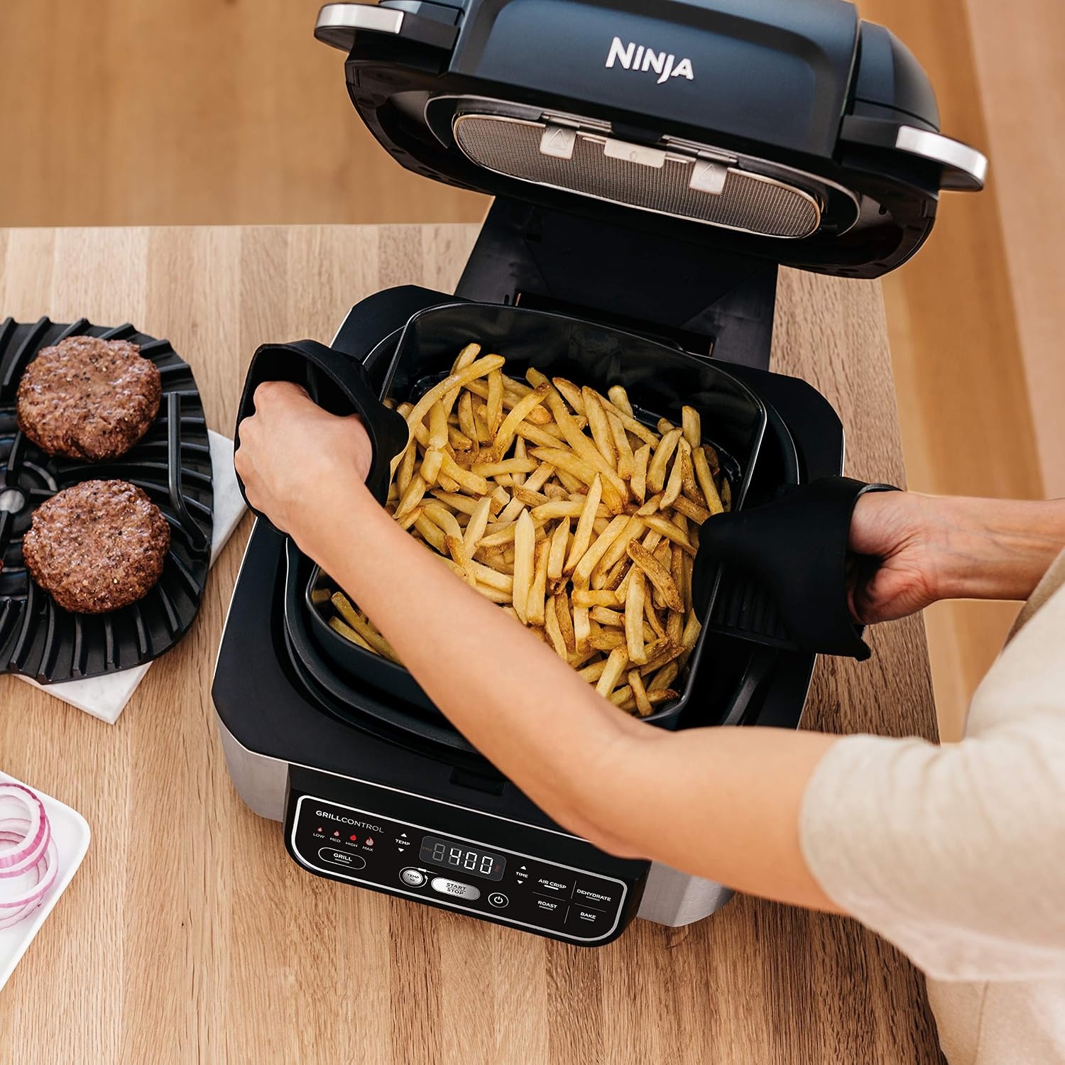 image:imageNinja Foodi Pro 5in1 Indoor Integrated Smart Probe 4Quart Air Fryer Roast Bake Dehydrate an Cyclonic Grilling Technology with 4 Steaks Capacity in a Stainless Finish Integrated Smart Probe Roast Bake Dehydrate Cyclonic Grilling Technology 4 Steaks CapacityStainless