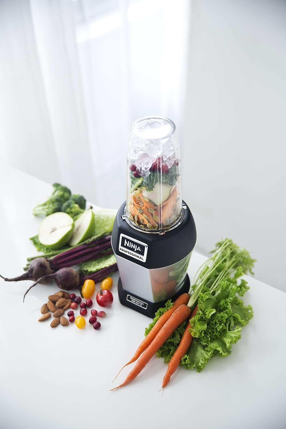 image:imageNinja Nutri Pro Compact Personal Blender with 18 Oz and 24 Oz To Go Cups in a Black and Silver Finish